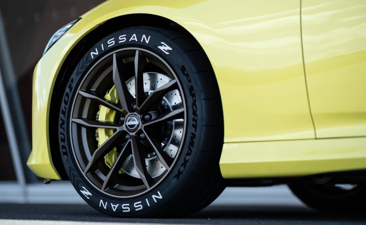 Llantas y neumáticos deportivos en el Nissan Z Proto