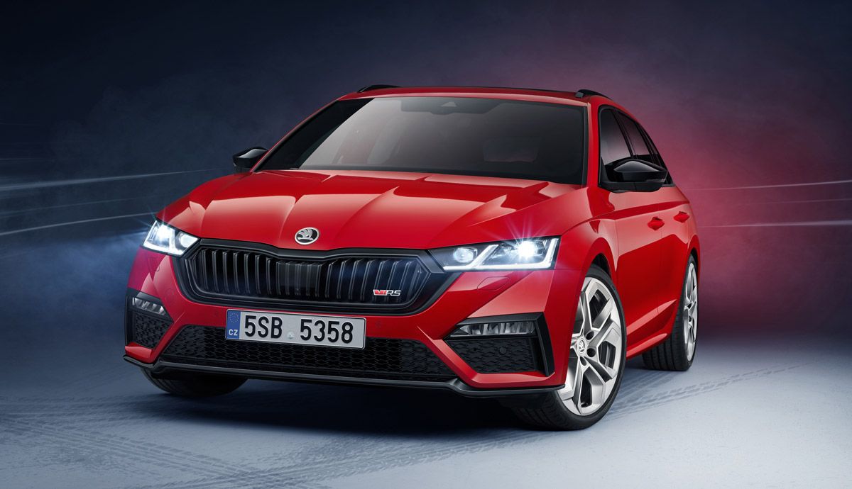 El nuevo Skoda Octavia RS, disponible también en versión híbrida enchufable iV.