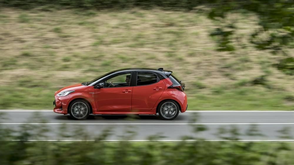 Nuevo Toyota Yaris Electric Hybrid   Din mica (51)