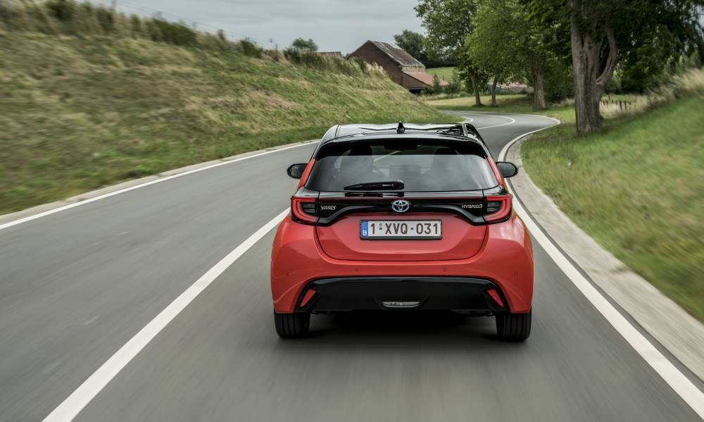 Nuevo Toyota Yaris Electric Hybrid   Din mica (52)