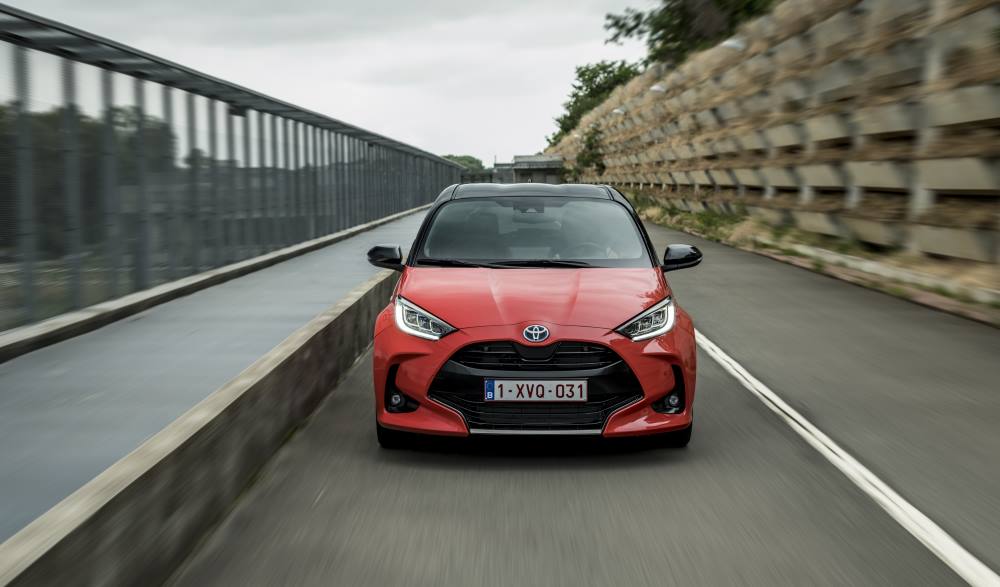Nuevo Toyota Yaris Electric Hybrid   Din mica (58)