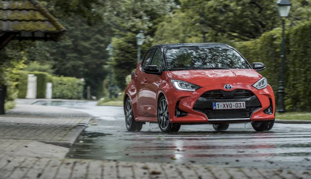 Nuevo Toyota Yaris Electric Hybrid   Din mica (71)