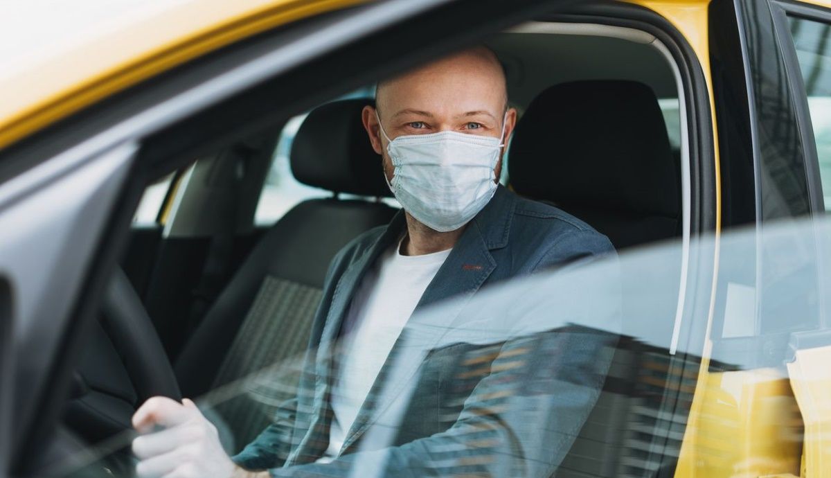 Cuáles son las mejores mascarillas para ir en coche que puedes comprar en el supermercado 