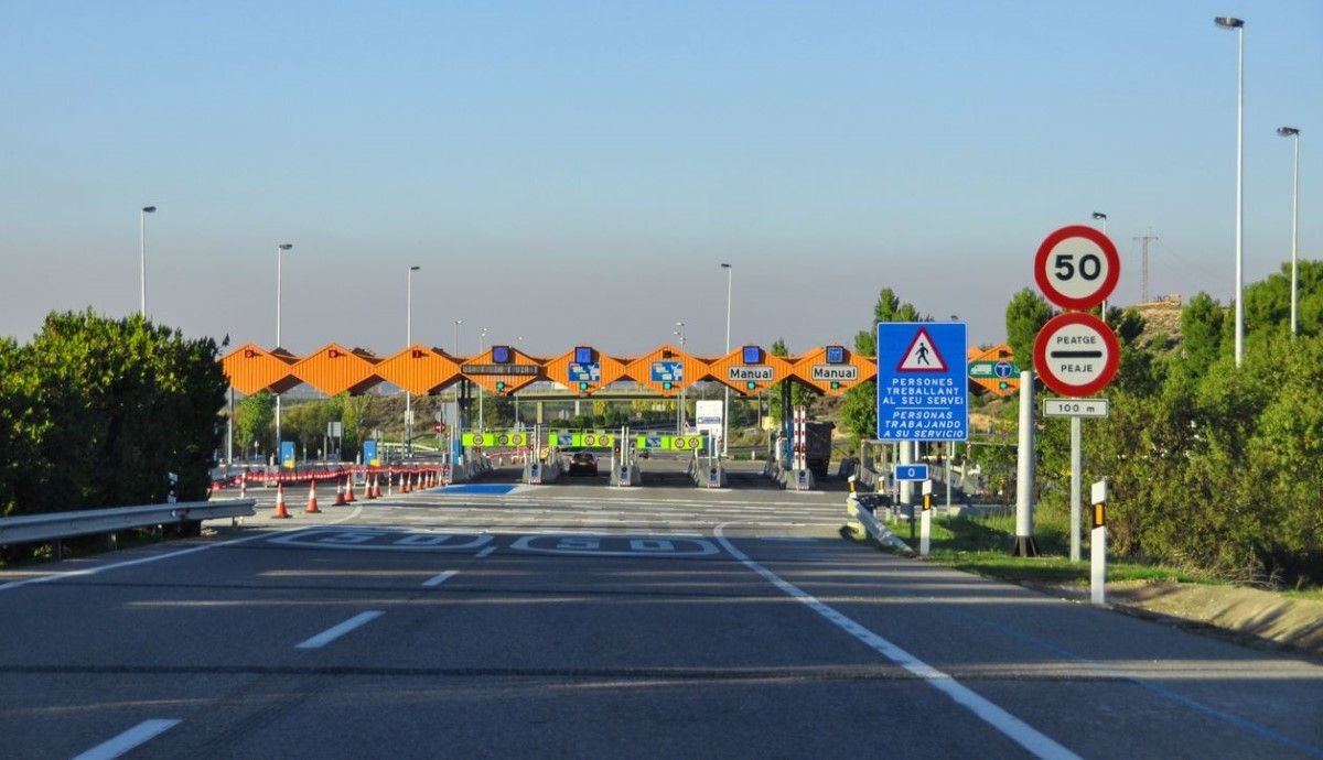 Qué autopistas de peaje serán ya gratis en 2021: te contamos cuándo levantarán sus barreras
