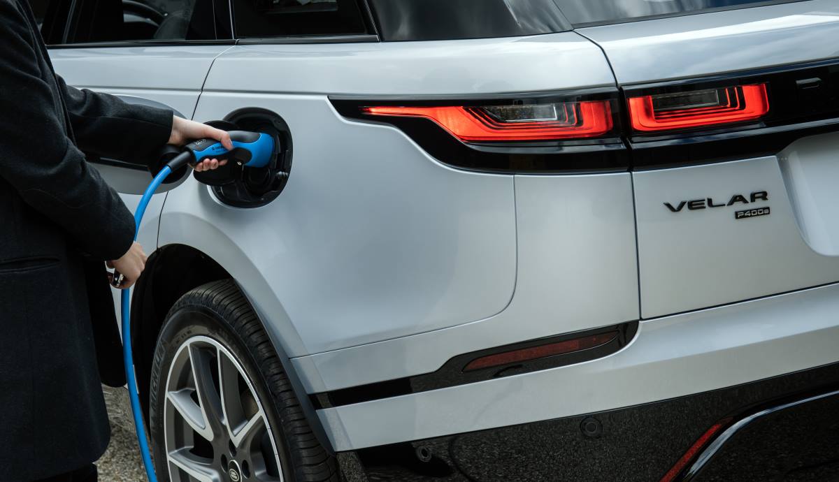 Toma de carga en el Range Rover Velar P400e