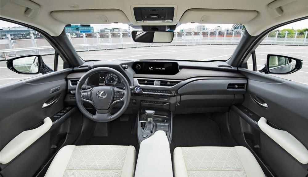 Lexus UX 250h.
