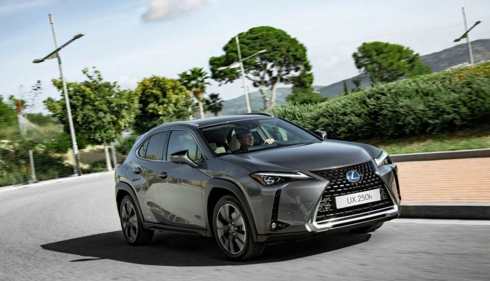 Lexus UX 250h.