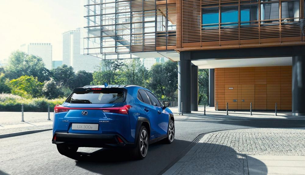 Lexus UX 300e.