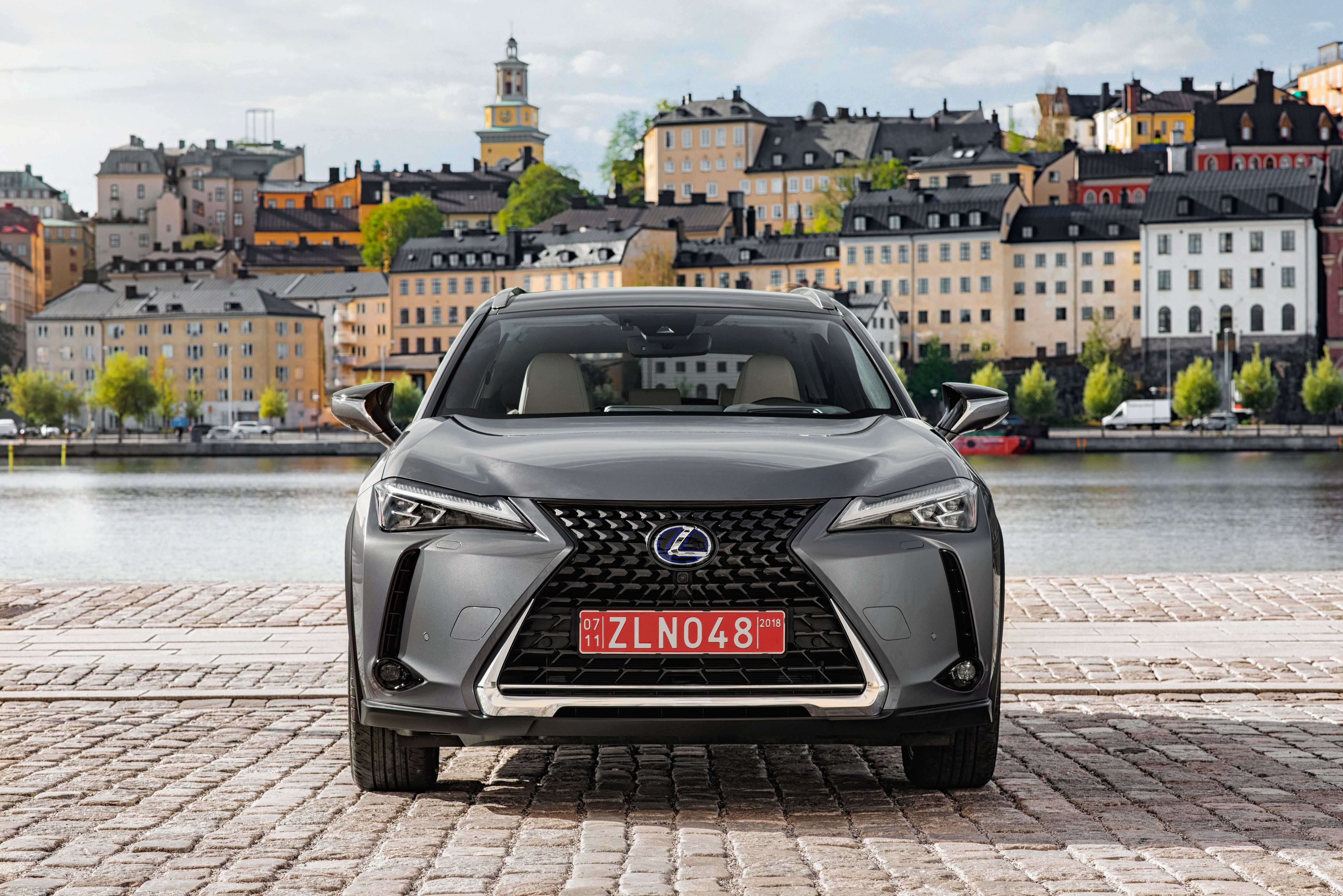Lexus UX 250h F-Sport.