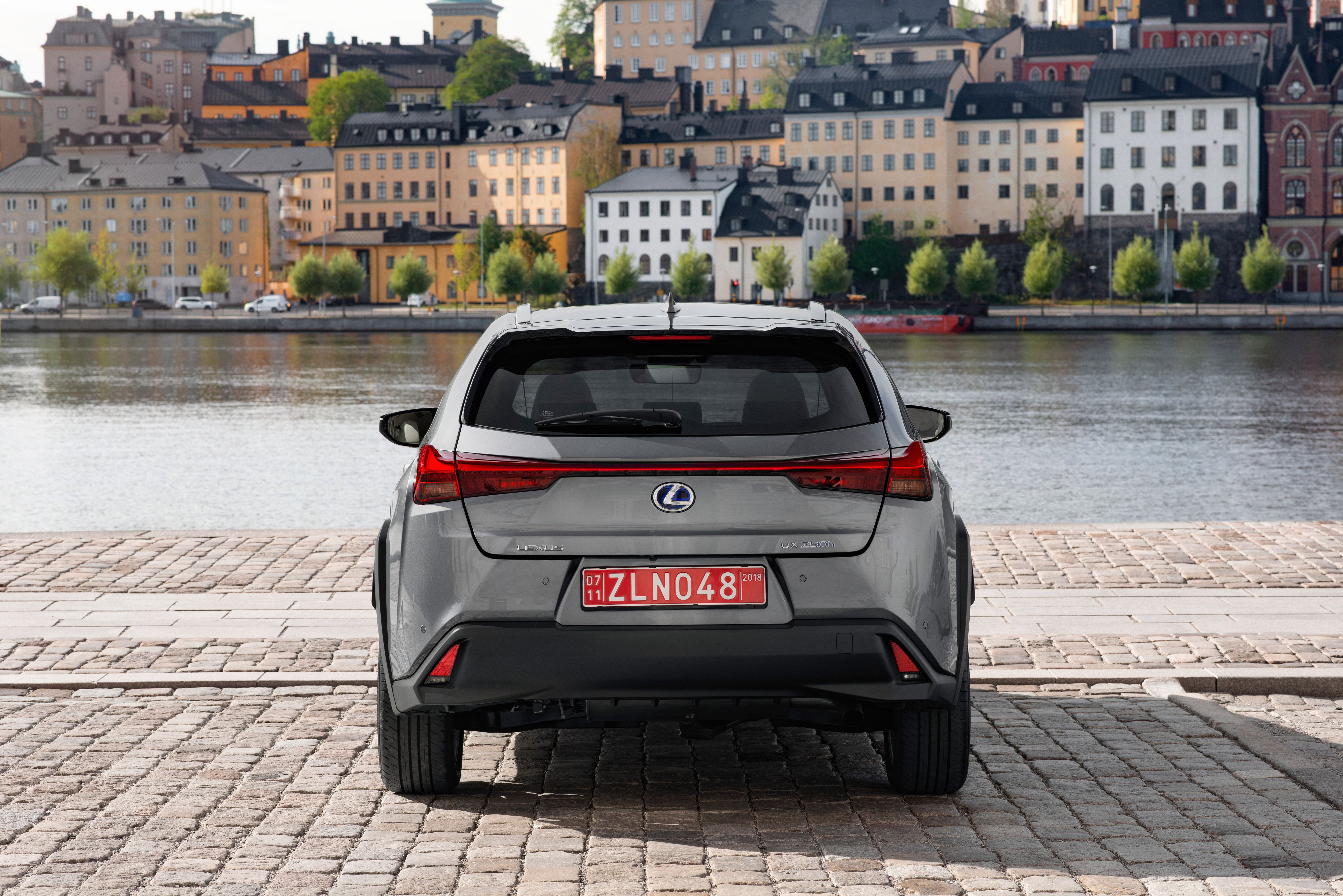 Lexus UX 250h F-Sport.
