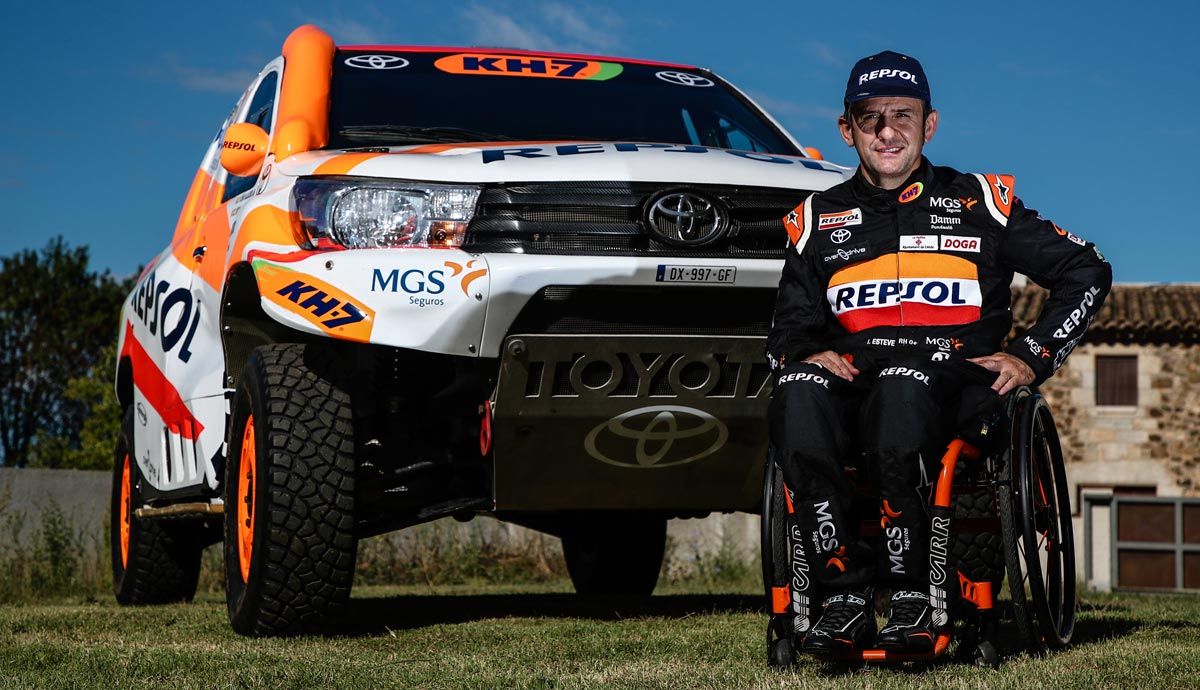 Isidre Esteve, con su nuevo Toyota Hilux V8