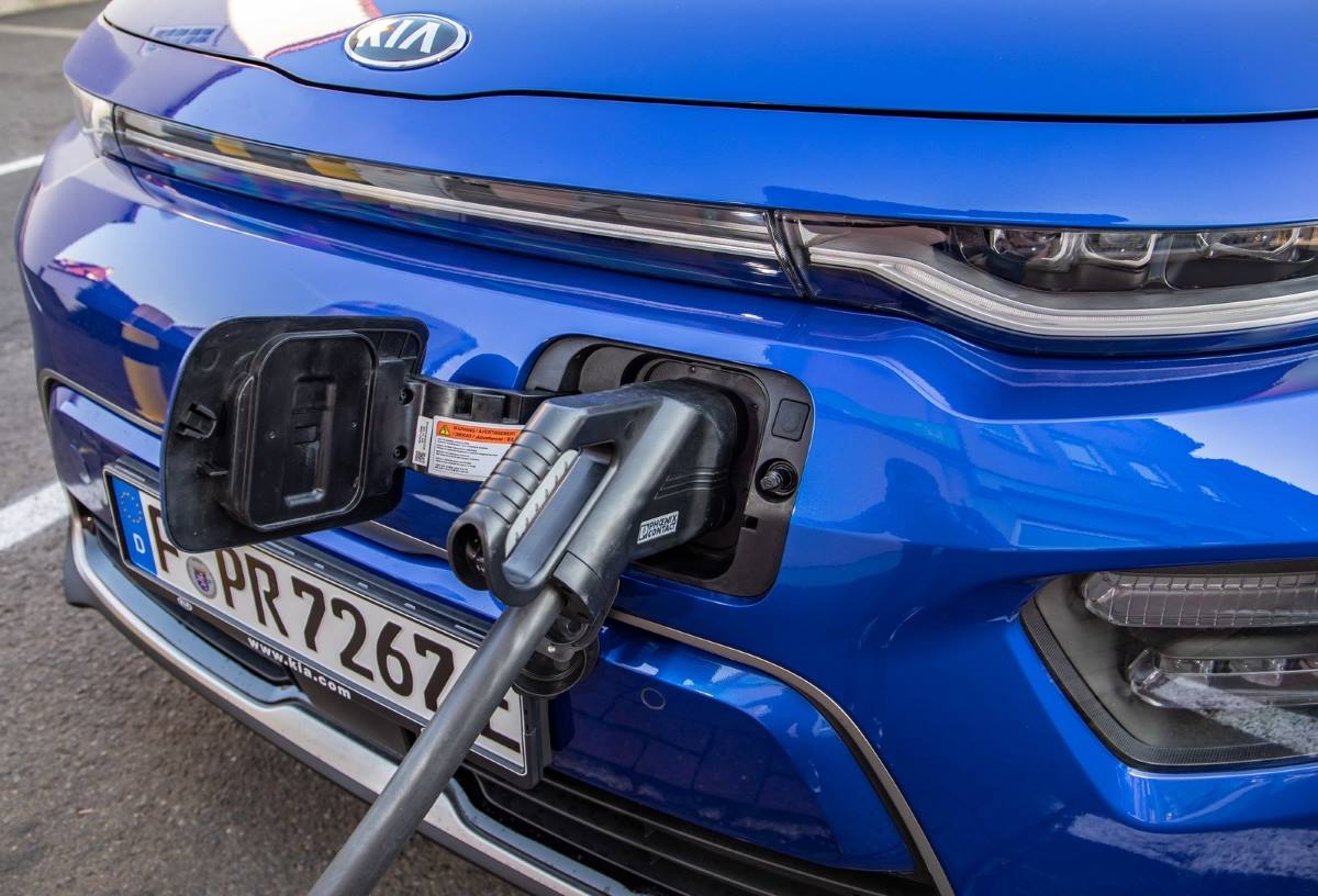La toma de carga en el frontal del Kia e Soul
