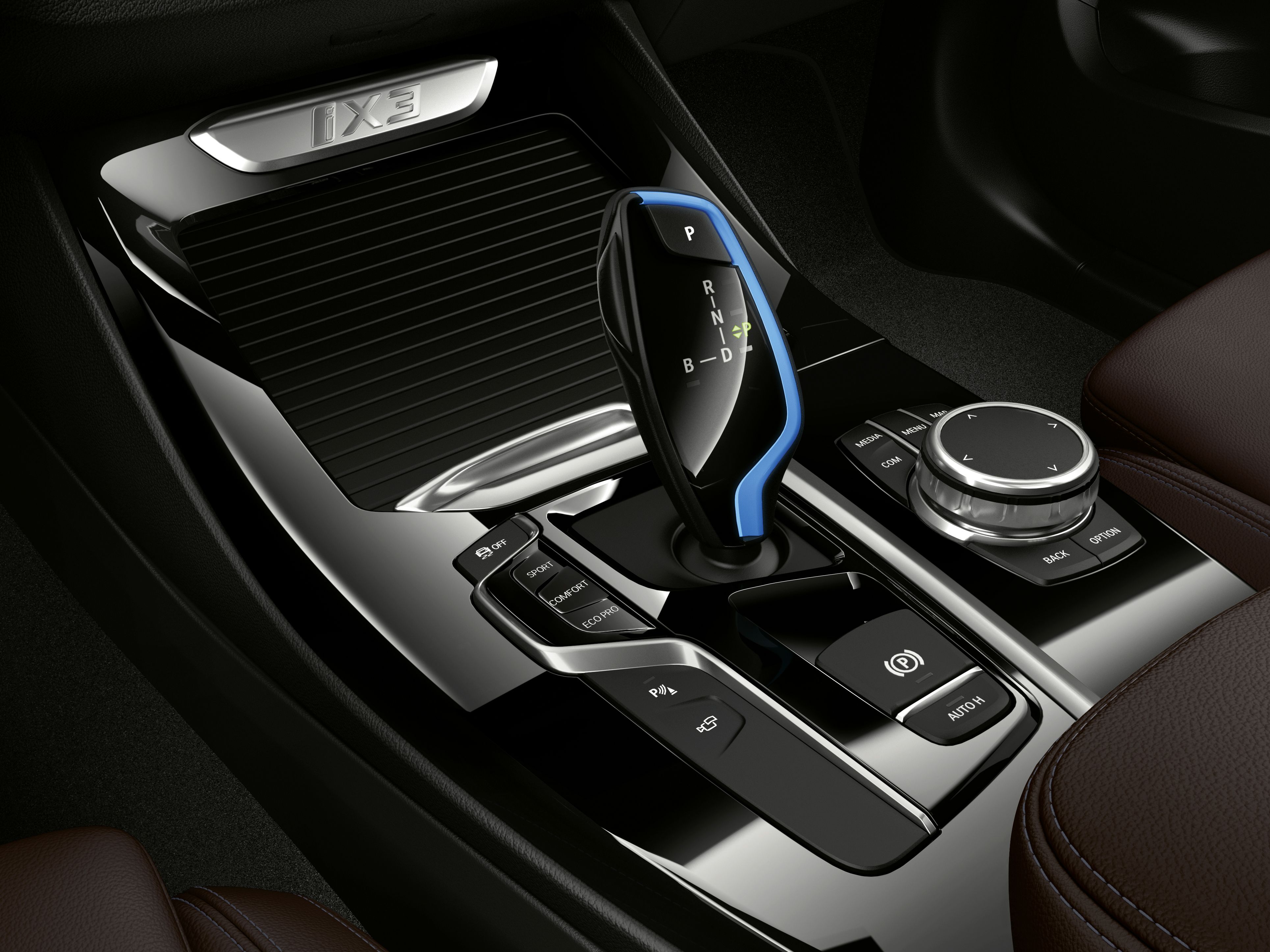 BMW iX3 (18)