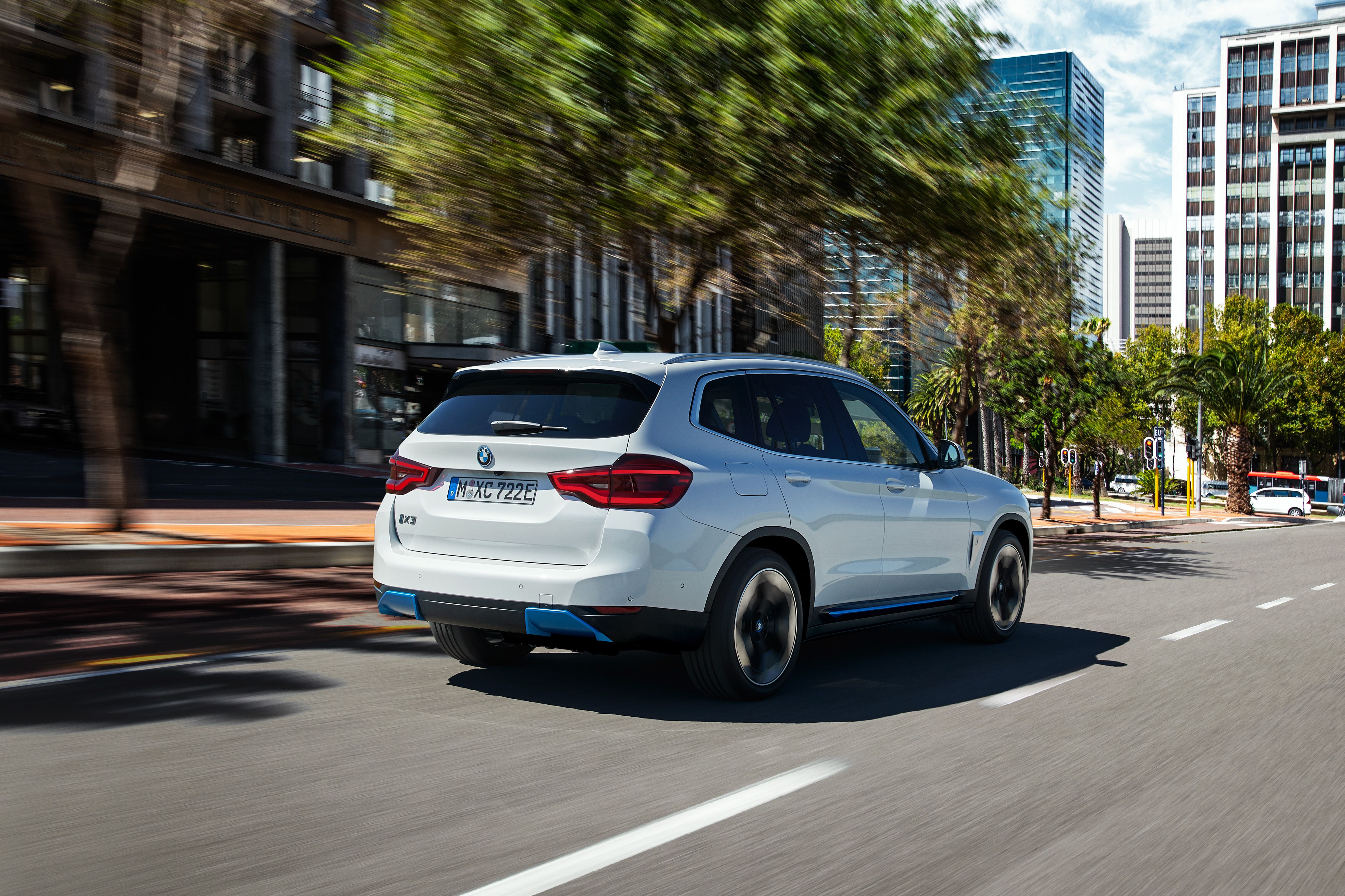 BMW iX3 (10)