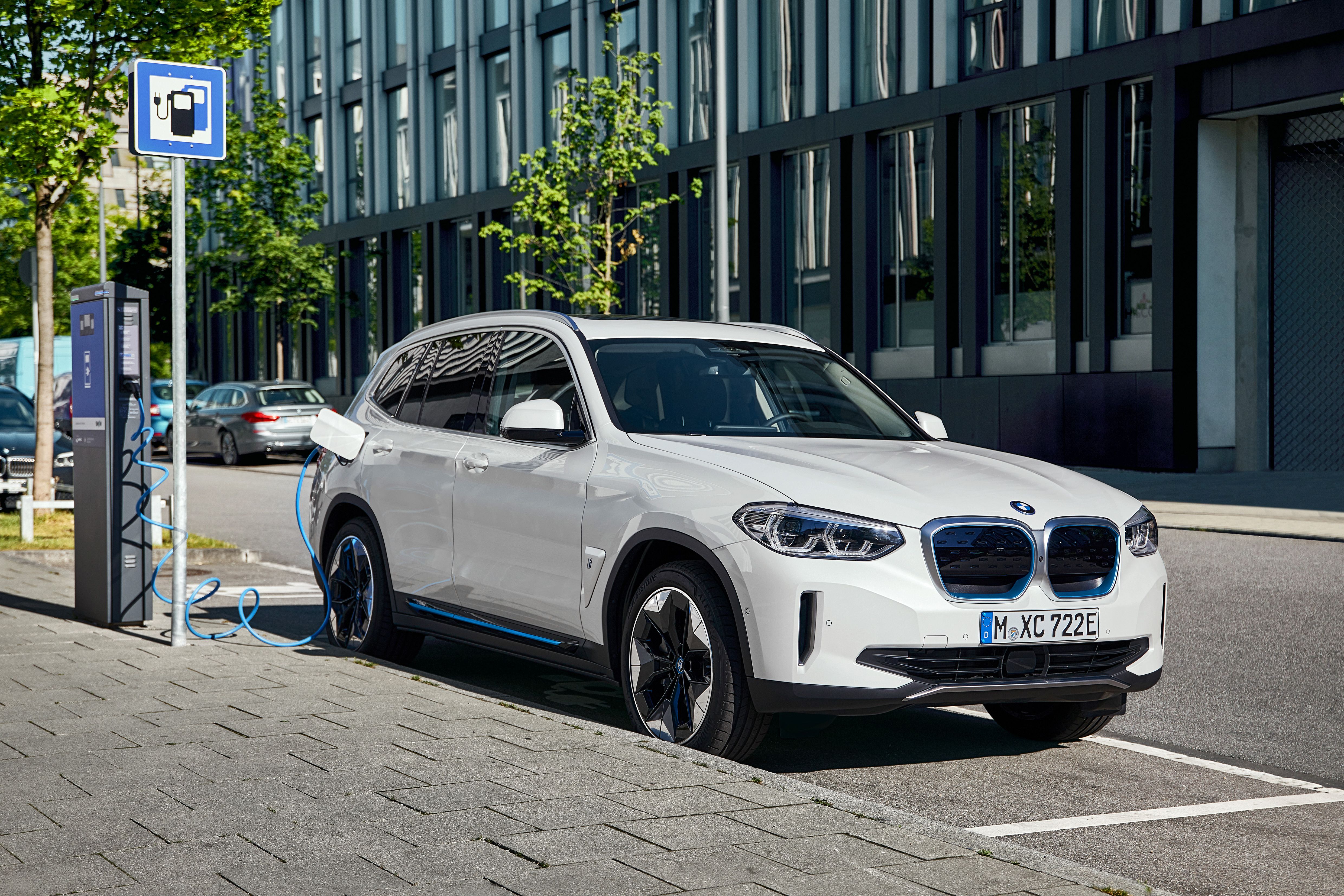 BMW iX3 (13)