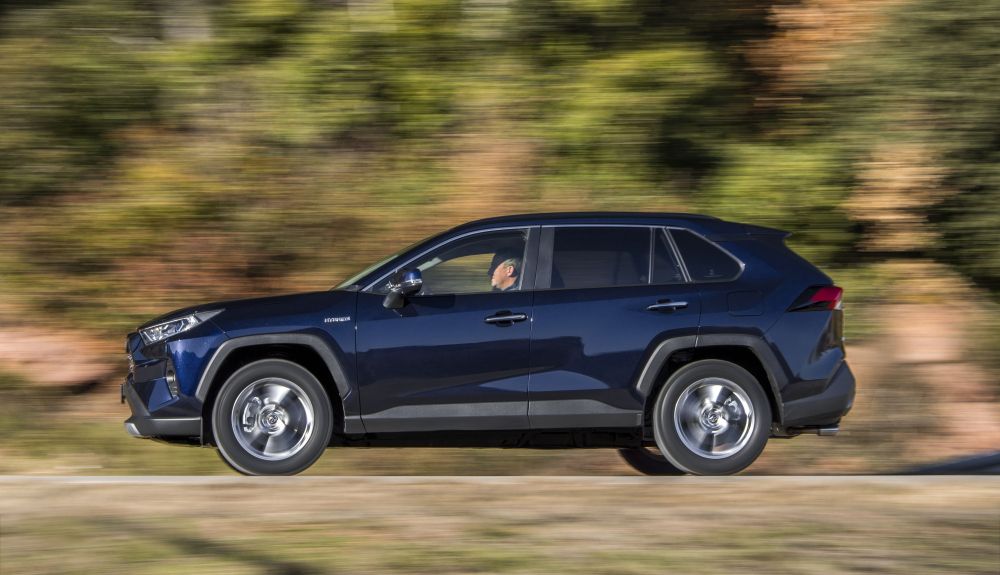 Toyota RAV4, un SUV hibrido para todo y para todos. Toyota RAV4, un SUV hibrido para todo y para todos.