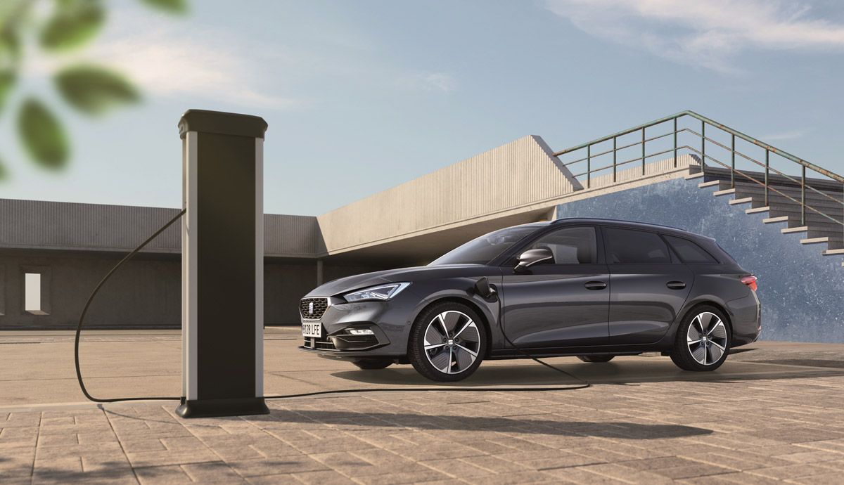 Nuevo SEAT Leon e HYBRID.