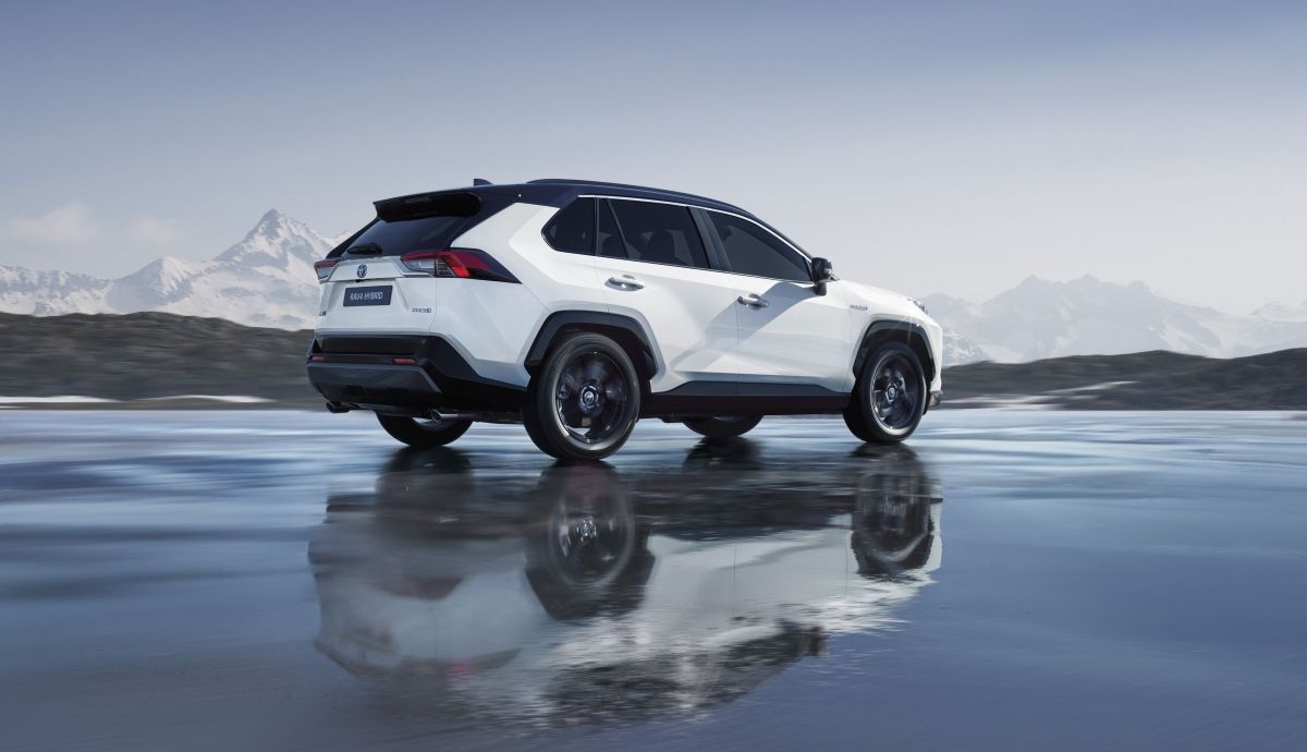 Los 5 mejores híbridos para comprar en 2020 y 2021, y que no subirán de precio como el resto de coches.