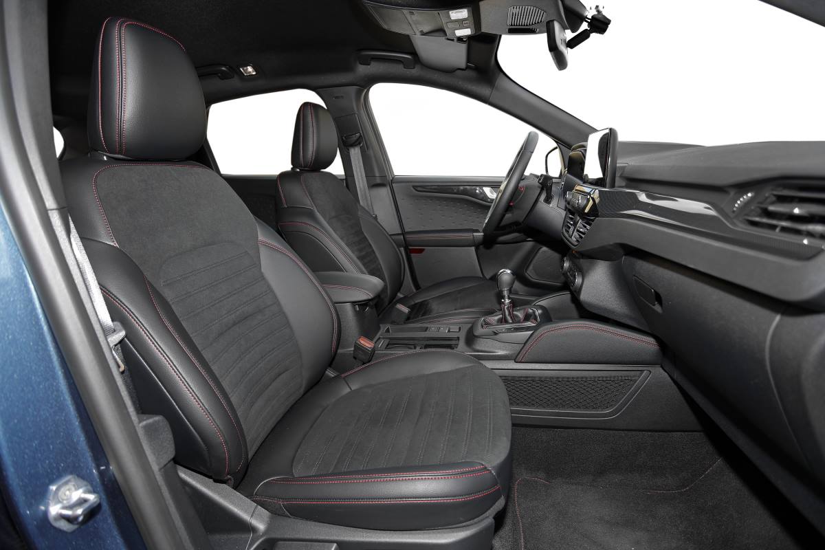 Ford Kuga ST Line X 2.0 Ecoblue mHEV 150 CV 1