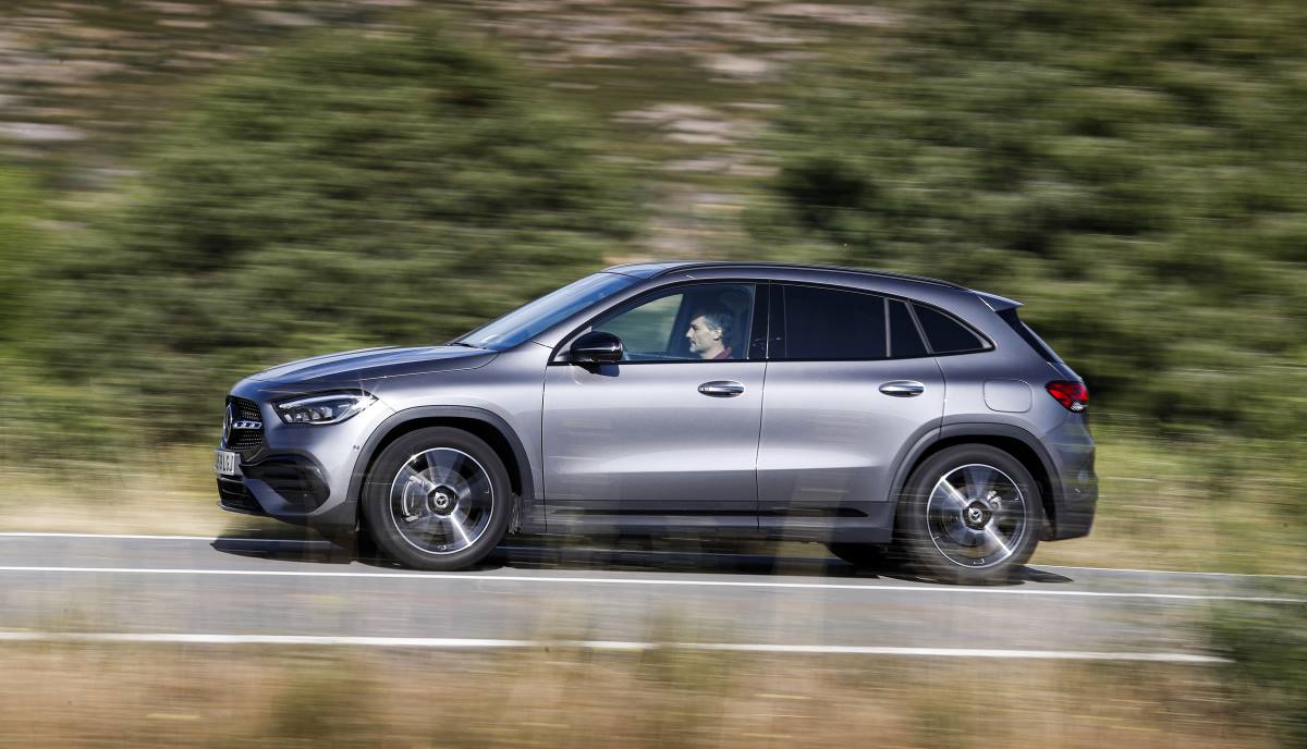 Mercedes GLA 200 d  011