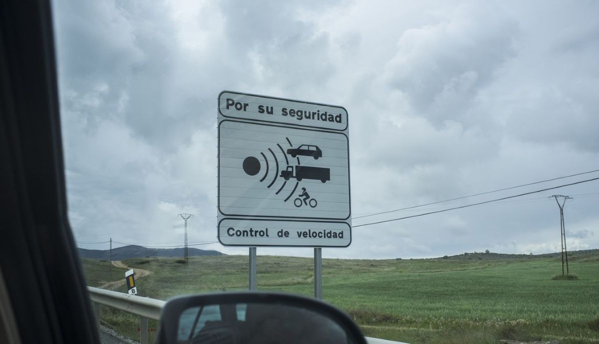 Las empresas de alquiler no son responsables de multas si no se localiza al conductor, según sentencia un tribunal.