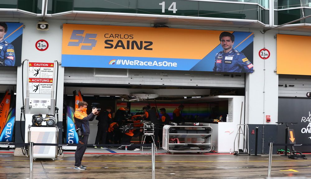 El garaje de Carlos Sainz en el circuito de Nürburgring