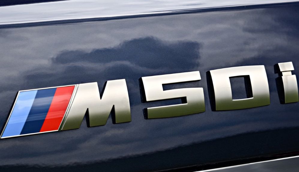 BMW X7 M50i