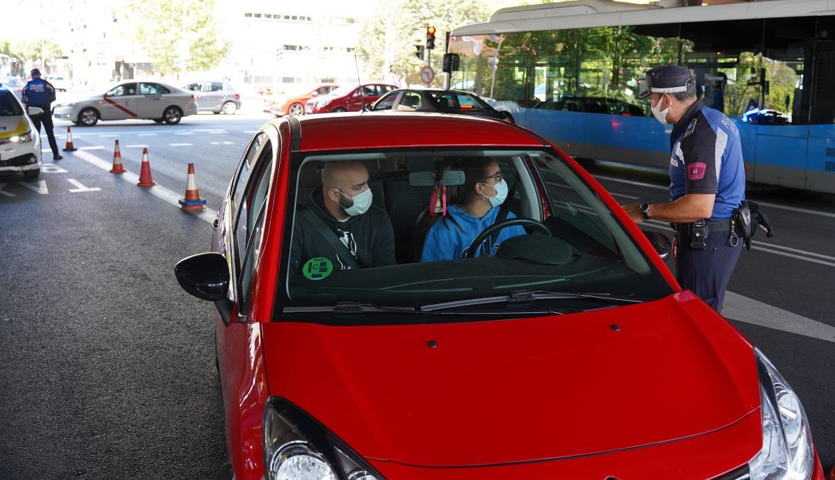 Coches con etiqueta C de la DGT y alta ocupación no podrán finalmente entrar al centro de Madrid, salvo para entrar a un aparcamiento.
