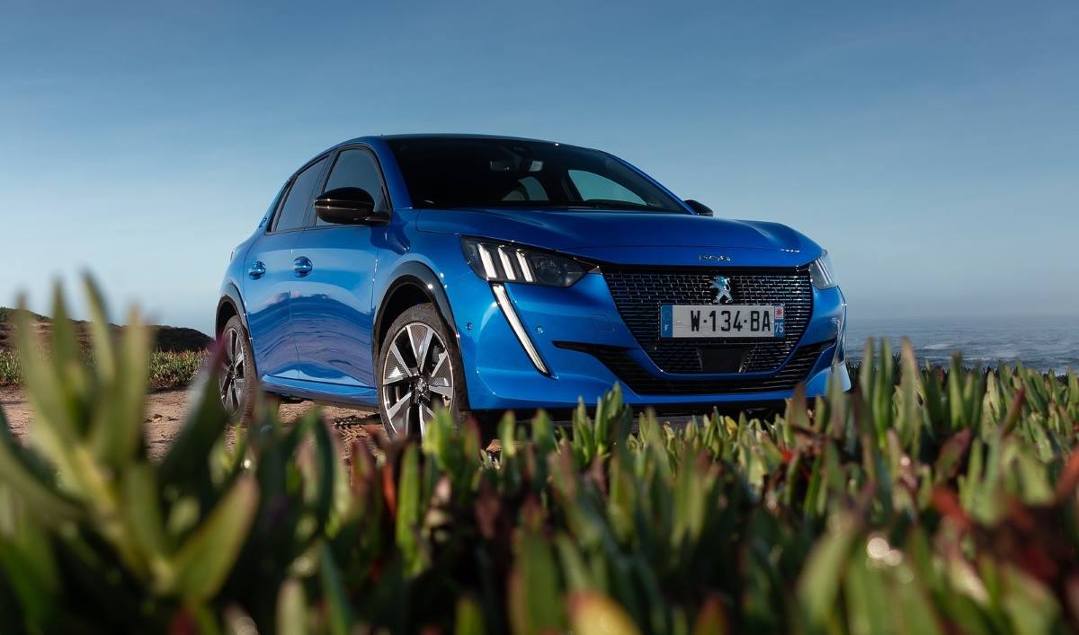 Peugeot e 208 GT 2021 4