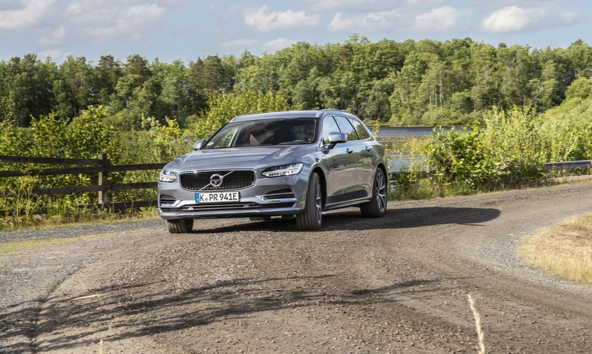 Volvo V90 T8 (1)