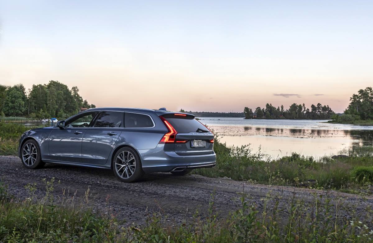Volvo V90 T8 (2)