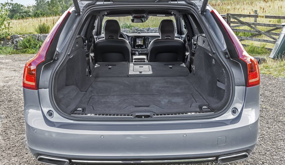 Volvo V90 T8 (5)