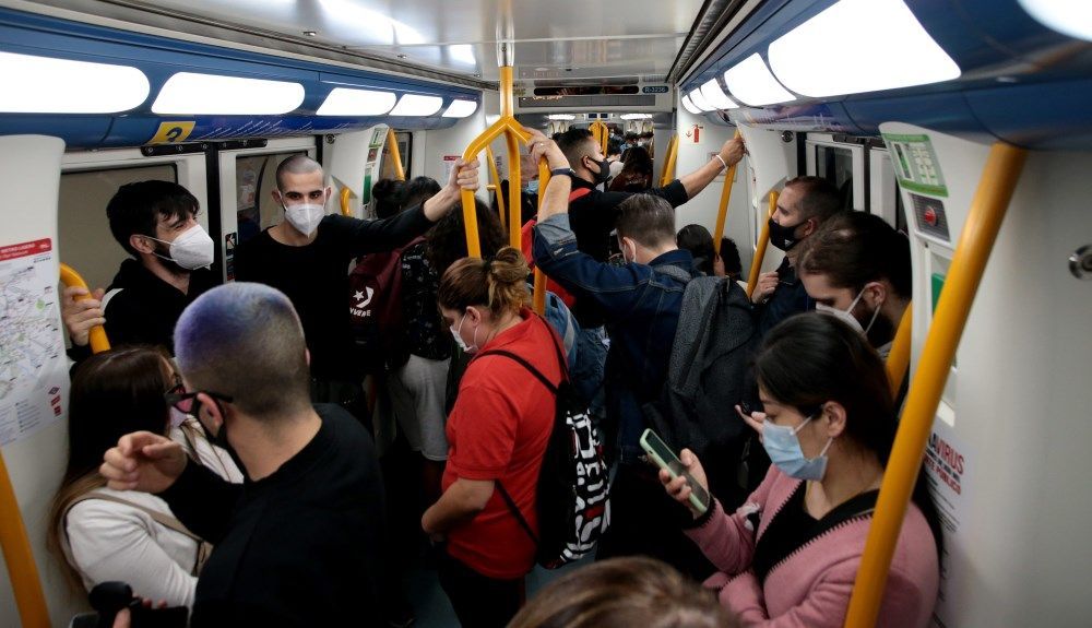 En los niveles 3 y 4 de alerta se limitará el aforo de los transportes públicos al 30%. En los niveles 3 y 4 de alerta se limitará el aforo de los transportes públicos al 30%.