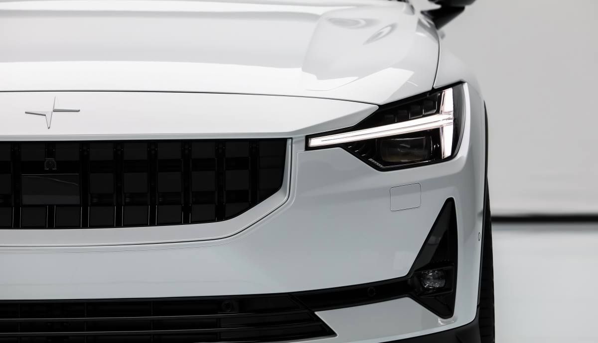 Detalles del frontal del Polestar 2