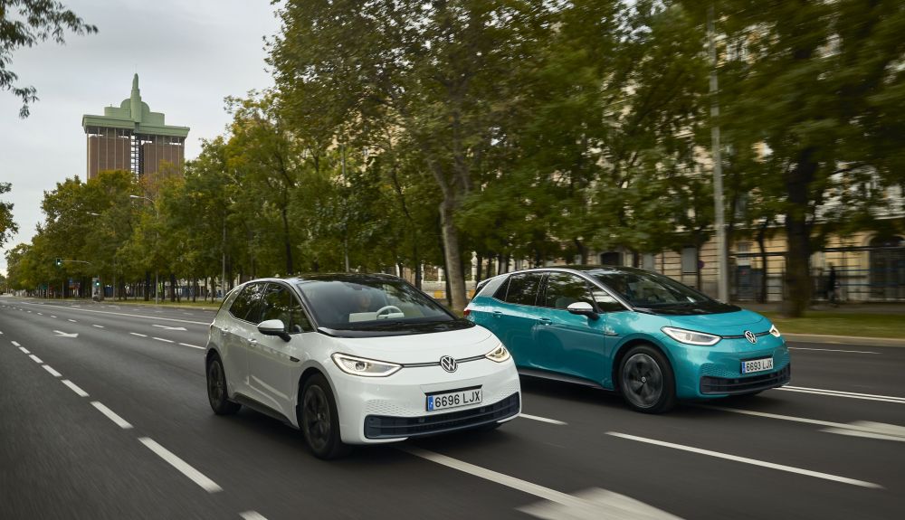 El VW ID.3 contará con una gama a elegir entre tres baterías, cuatro niveles de potencia , uno o dos motores, tres grados de autonomía y 7 opciones de acabado. El VW ID.3 contará con una gama a elegir entre tres baterías, cuatro niveles de potencia , uno o dos motores, tres grados de autonomía y 7 opciones de acabado.