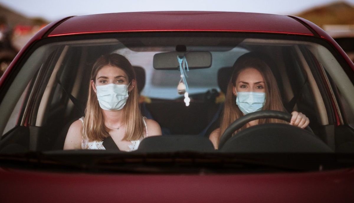 El Gobierno anuncia que bajará el precio de las mascarillas: ¿cuánto costarán?