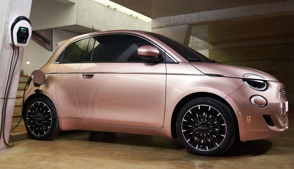 El Fiat 500 3+1 puede alcanzar los 420 km de autonomía en uso urbano