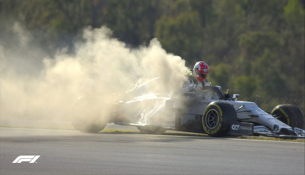 El Alpha Tauri de Pierre Gasly se prendió fuego El Alpha Tauri de Pierre Gasly se prendió fuego