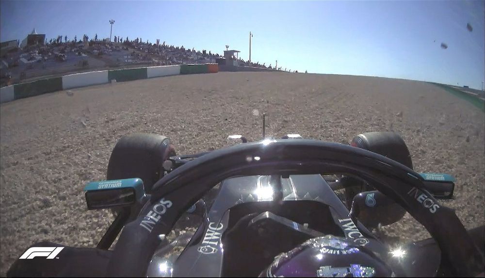 Lewis Hamilton (Mercedes) se sale de la pista