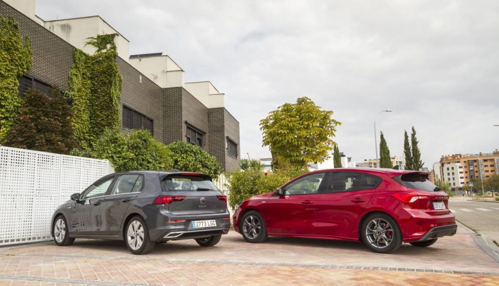 Ford Focus 1.0 Ecoboost MHEV vs VW Golf 1.5 eTSI 2 Ford Focus 1.0 Ecoboost MHEV vs VW Golf 1.5 eTSI 2