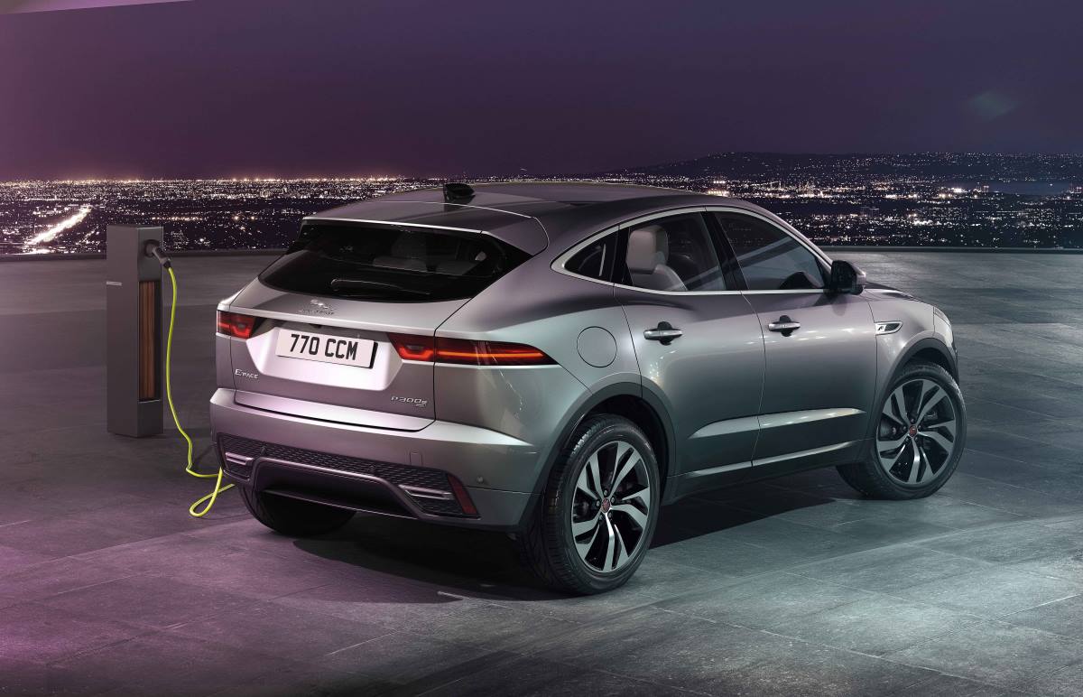 El nuevo Jaguar E Pace P300e híbrido enchufable