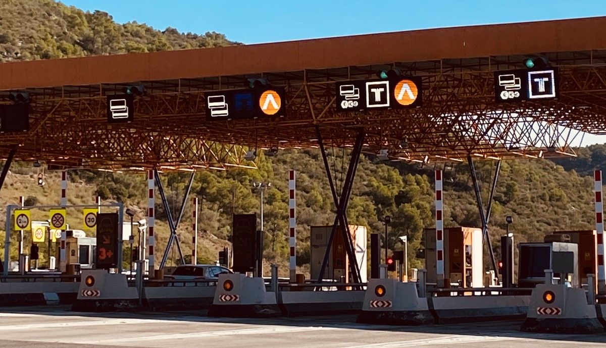 Paga el peaje de la autopista con el móvil, gracias a AWAI, la nueva App de AUTOPISTAS