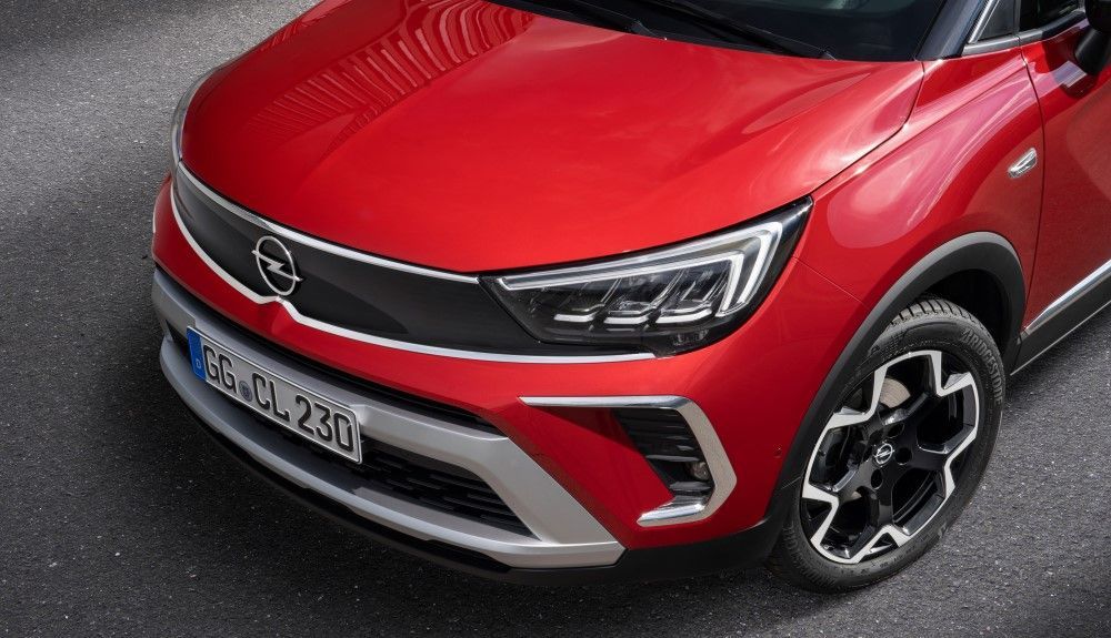 El Opel Crossland estrena el nuevo frontal de la marca.