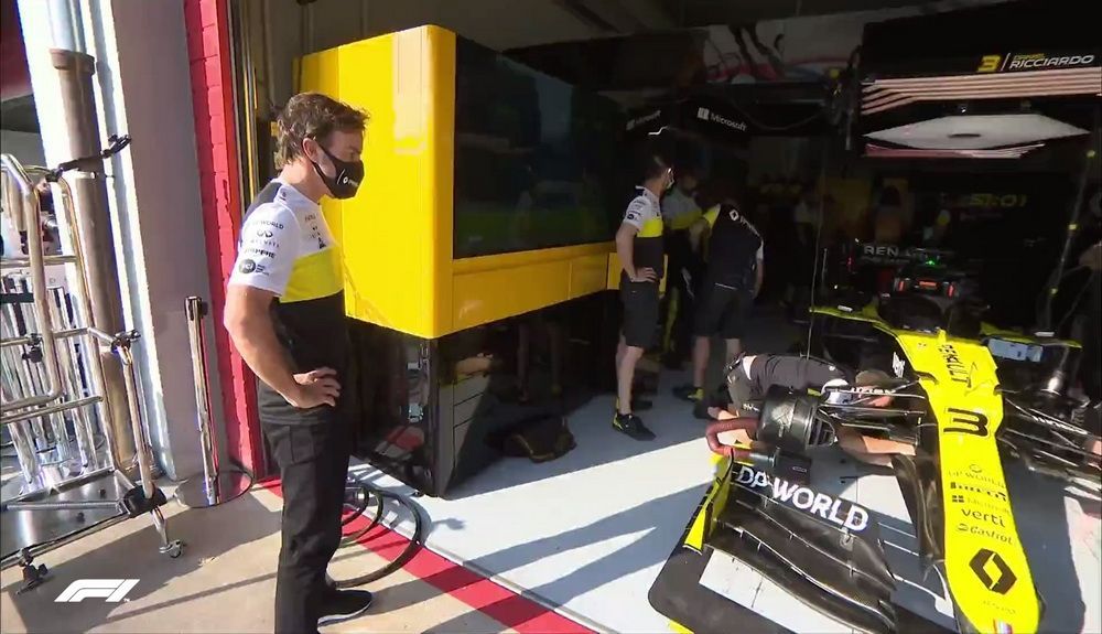 Fernando Alonso fue un espectador de lujo en Renault Fernando Alonso fue un espectador de lujo en Renault
