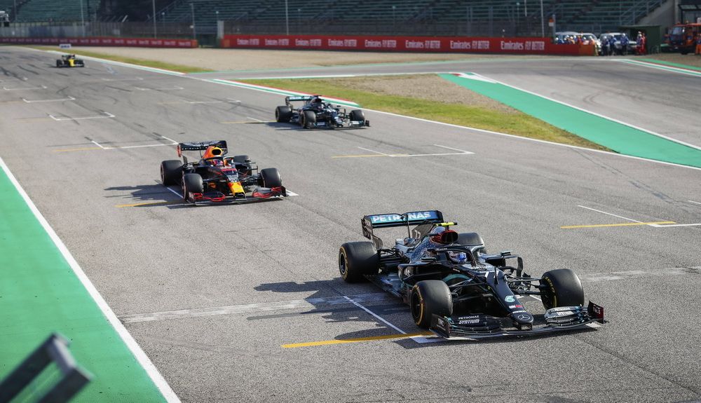 Valtteri Bottas partirá hoy desde la pole position