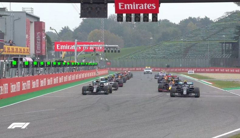 Salida de la carrera con Bottas en la pole Salida de la carrera con Bottas en la pole
