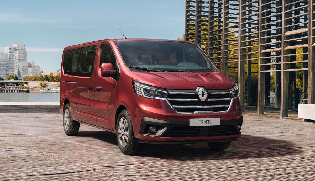 El Renault Trafic Combi y Spaceclass incluirán el rojo carmín