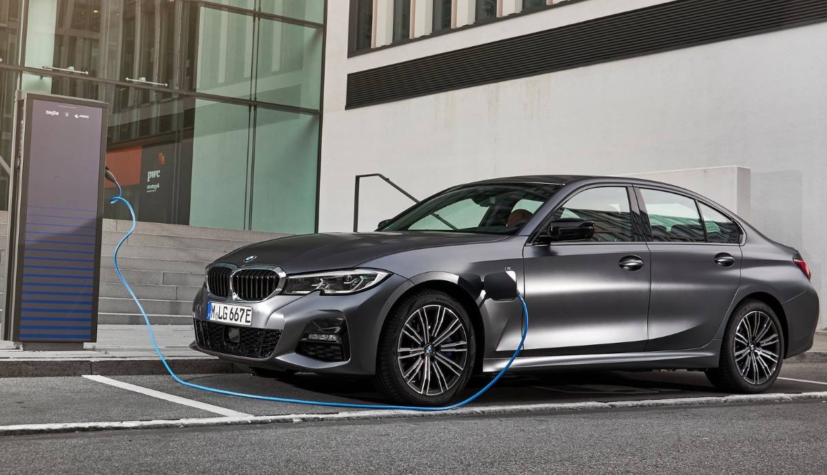 El definitivo BMW Serie 3 EV eléctrico, casi a punto (en la imagen, el Serie 3 330e híbrido plug-in)