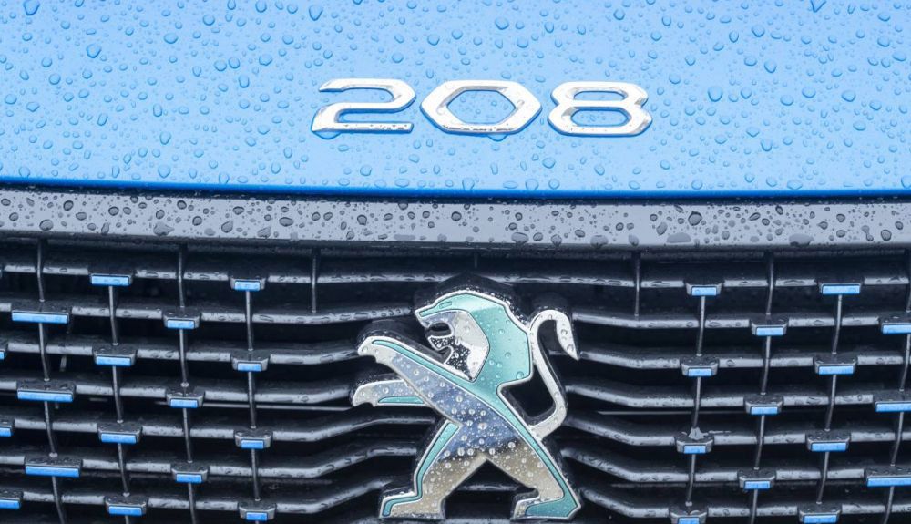 Peugeot e-208.