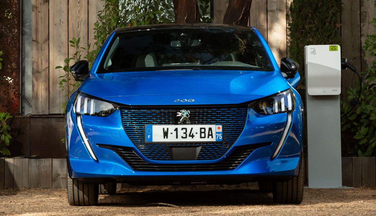Peugeot e-208.